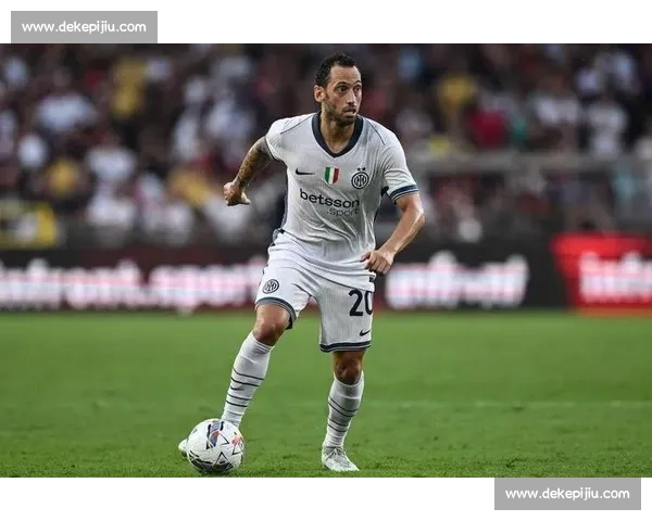 土媒:加拉塔萨雷暂停恰尔汗奥卢谈判,转攻曼城中场 B 席 土媒:加拉塔萨雷暂停恰尔汗奥卢谈判,转攻曼城中场 B 席