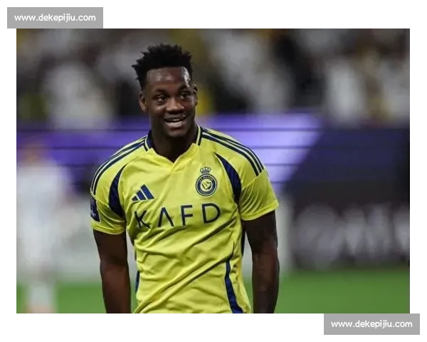 杜兰租借加盟费内巴切，曼联错失潜力前锋