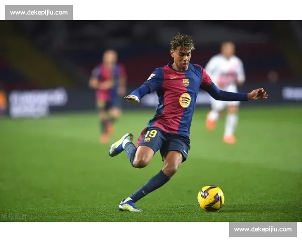 官方：27 岁门将巴列斯自由身回归贝蒂斯 青训出身签约至 2030 年