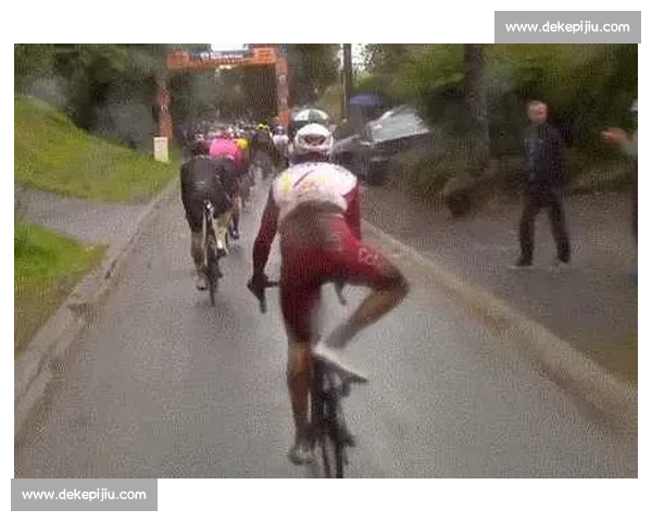 骑行转弯不减速酿事故：雨天、夜间更危险，这些案例和技巧要牢记